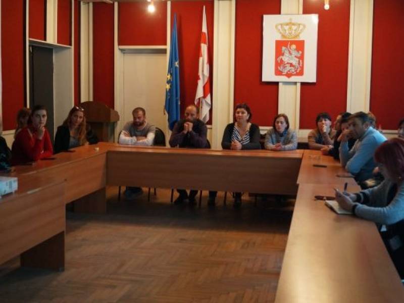 ცაგერში სახალხო დამცველის აპარატის წარმომადგენლებმა შეხვედრა გამართეს